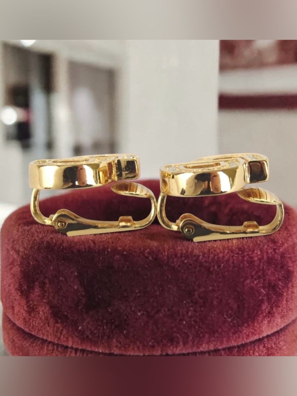 DIOR Vintage CD Logo Clip On Earrings ✨🤩 - Picture 2 of 5